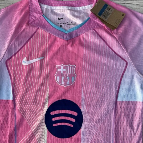 Barcelone Rose 2026 🩷
Avec flocage: 400 🫢