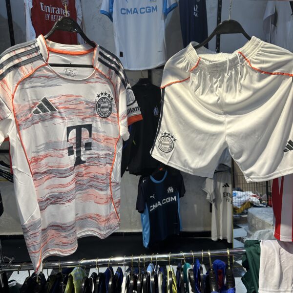 Bayer 3eme tenu ❤️🤍🌪️ flocage c’est disponible 🇩🇪