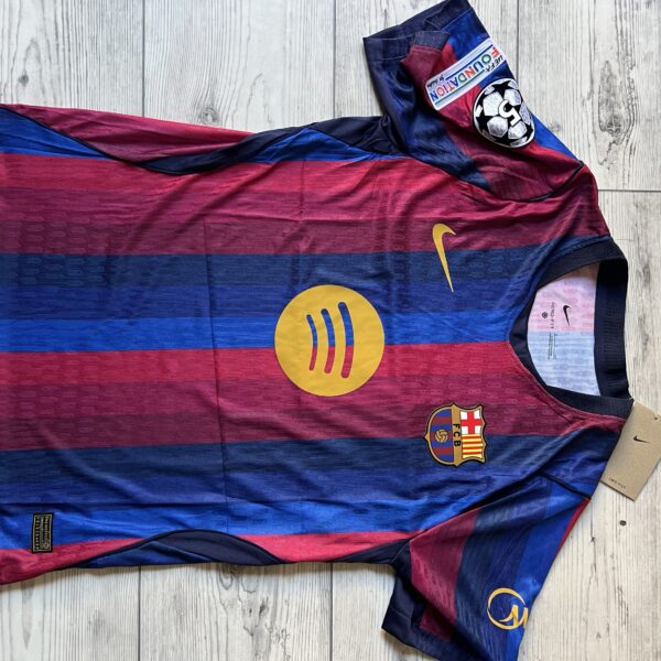 Barcelone 2027 tissu:4D 🇪🇸+ patche champions league 5🎯 theb tzidlou flocage yji total 500 +livraison gratuit bureau 🚛